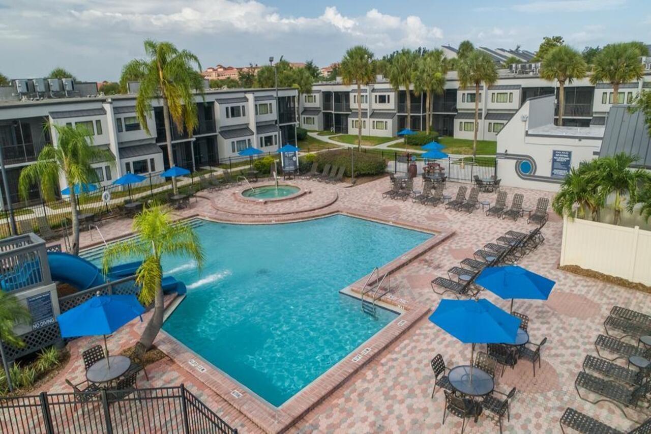 סלבריישן Orbit One Vacation Villas מראה חיצוני תמונה