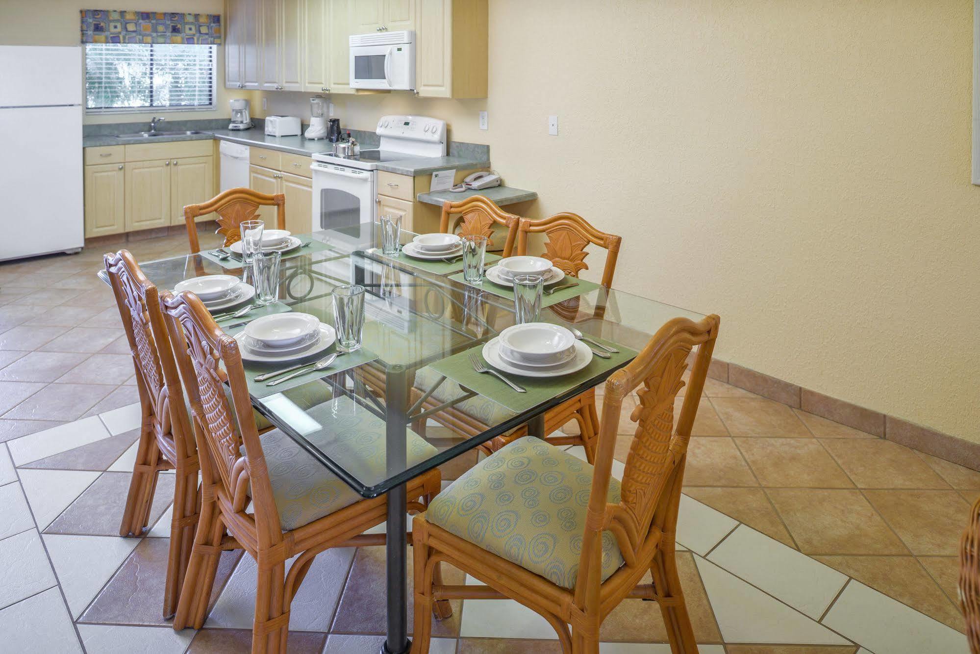 סלבריישן Orbit One Vacation Villas מראה חיצוני תמונה