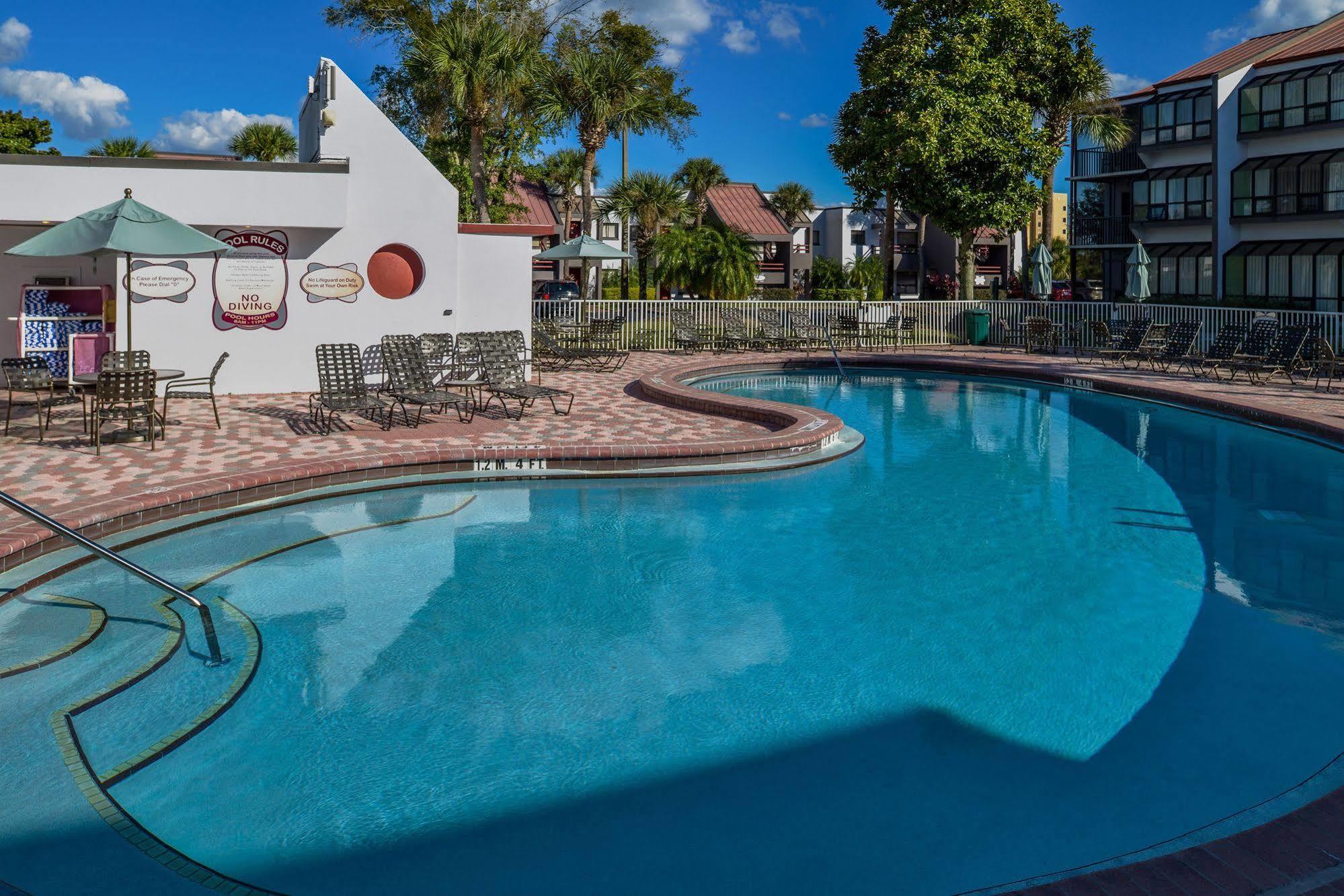 סלבריישן Orbit One Vacation Villas מראה חיצוני תמונה