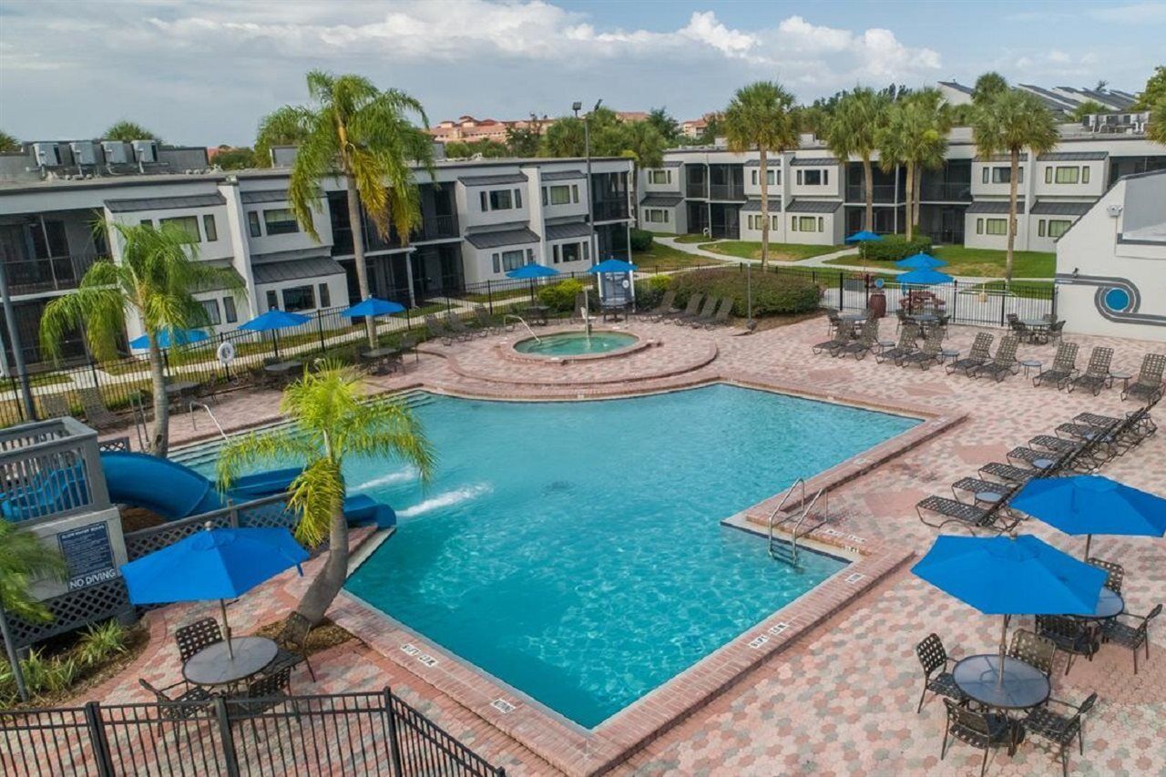 סלבריישן Orbit One Vacation Villas מראה חיצוני תמונה